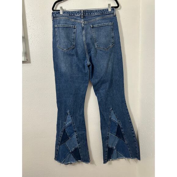 Forever 21 medium wash Mid Rise Flare size 31 - Picture 1 of 8